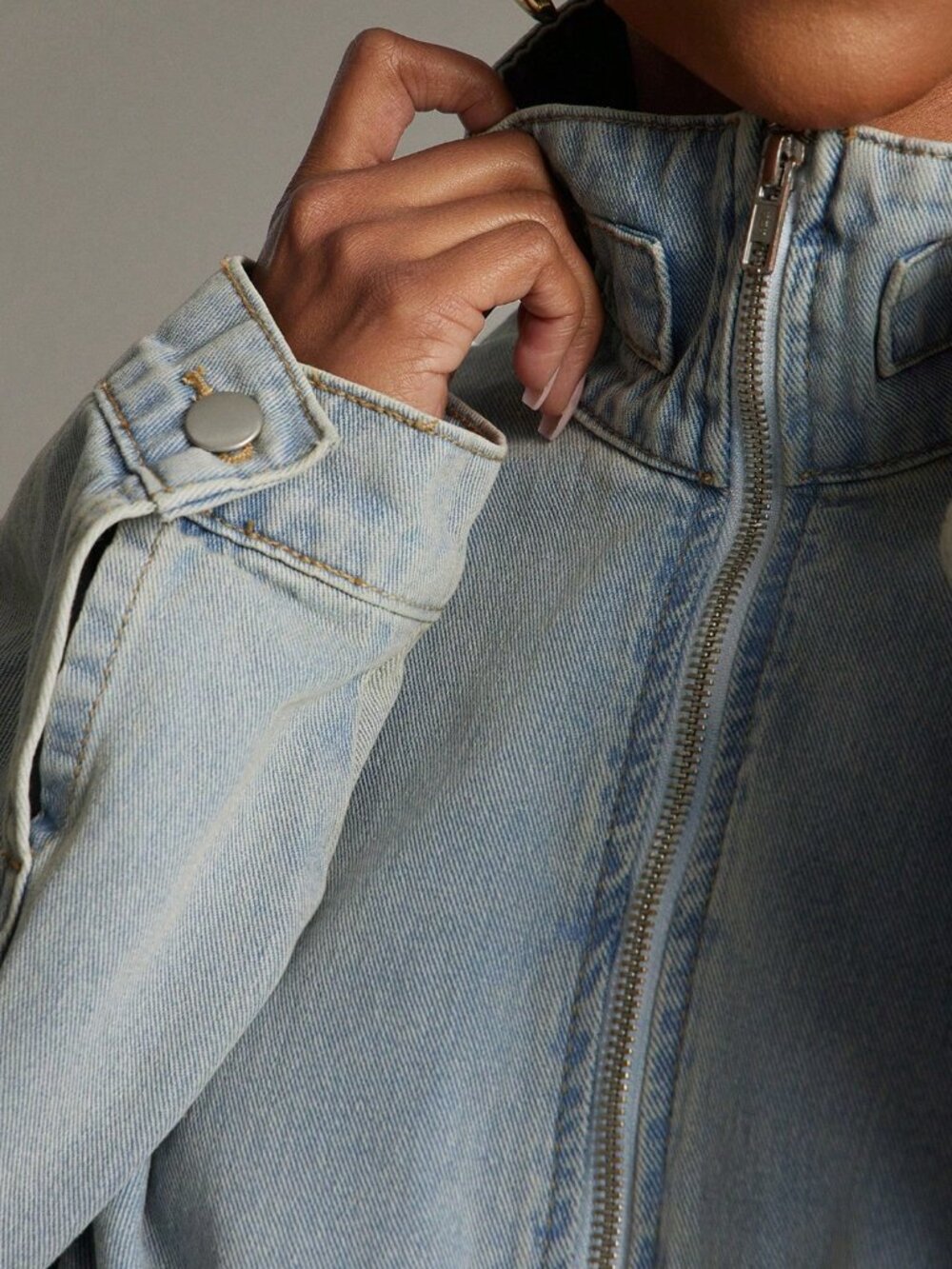 Light Wash Casual Women's Oversized Lapel Zip Front Cropped Denim Jacket - Picture 6 of 6